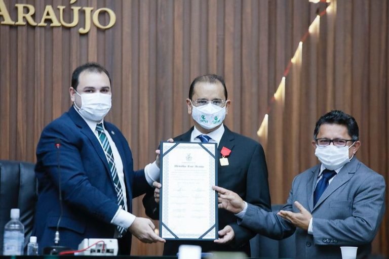 Empresário Luís Nicolau recebe Medalha Ruy Araújo na Assembleia Legislativa do AM