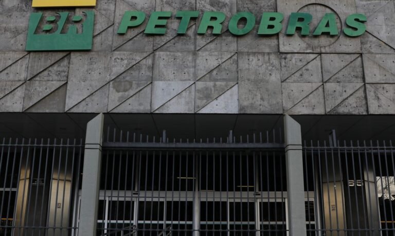 Petrobras assina contrato com operadoras de compra e venda de gás