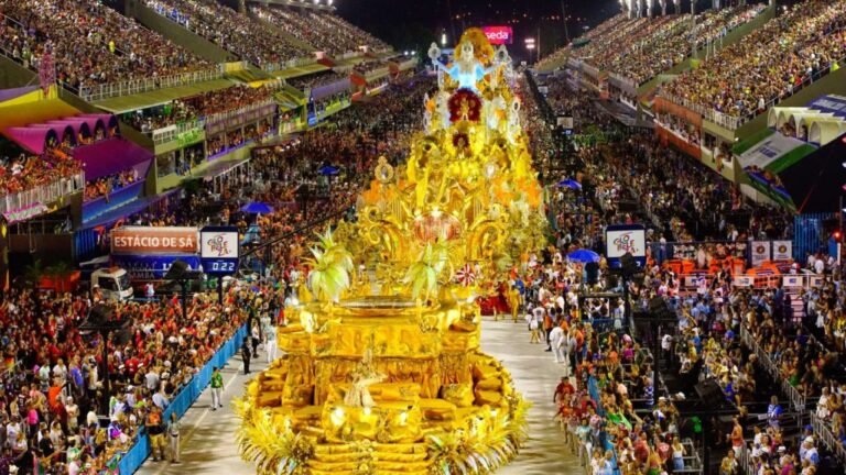 Carnaval movimenta R$ 4 bilhões no Rio e Prefeito promete realização da festa