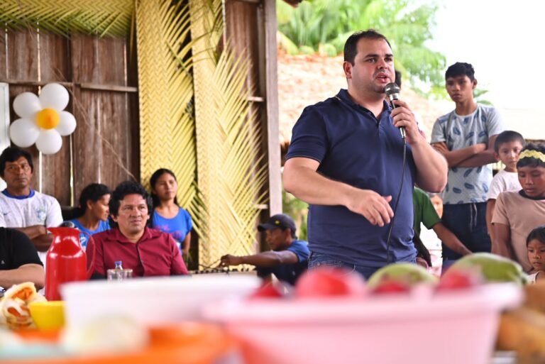 Roberto Cidade participa de entrega de obras e abertura da 1ª  Olimpíada Indígena Saterê Mawé, em Maués