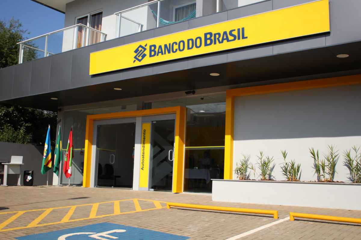 torna-se banco no Brasil