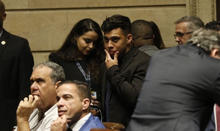 Diário Oficial da Câmara publica cassação de Gabriel Monteiro