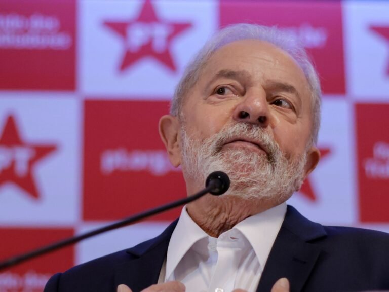 TSE multa campanha de Lula por propaganda eleitoral antecipada    