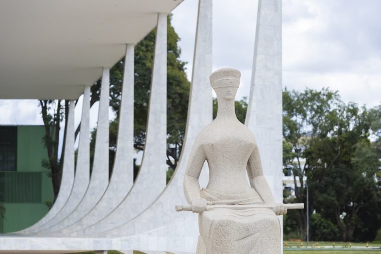 STF tem cinco votos para manter suspensão do piso da enfermagem