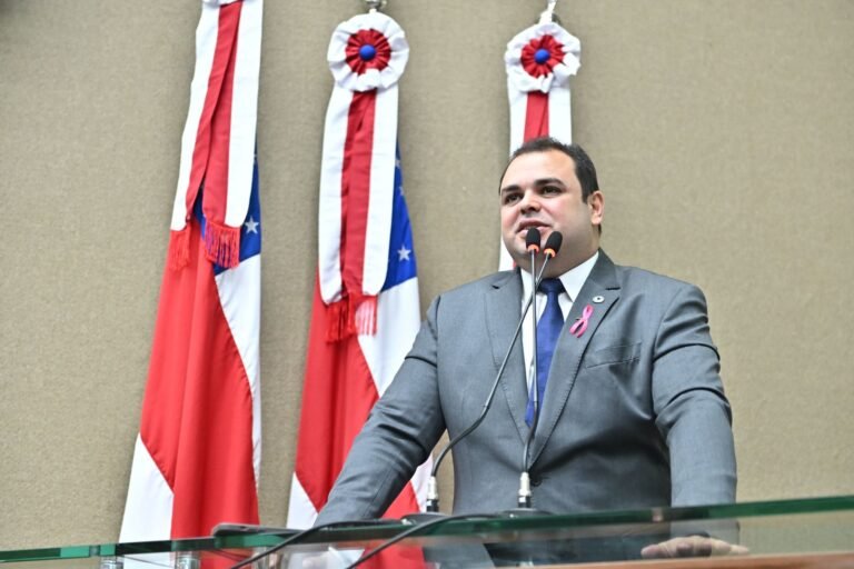 Deputado Roberto Cidade solicita melhorias em favor da população da capital junto a secretarias municipais