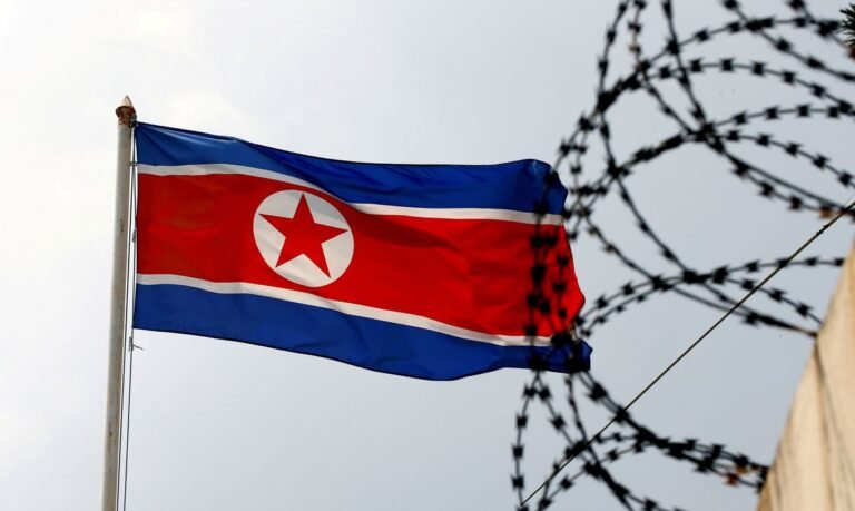 Coreia do Norte dispara míssil de longo alcance perto do Japão