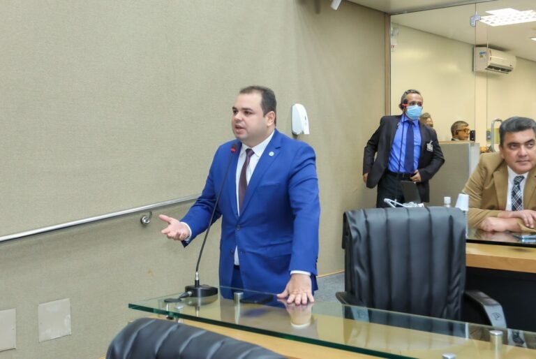 Deputado Roberto Cidade rechaça agressões sofridas por Joana Darc e reforça luta em defesa das mulheres