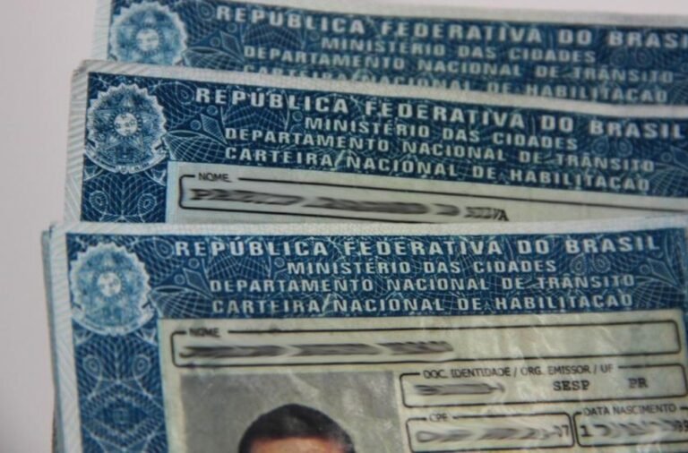 Lei que isenta o pagamento de taxas na emissão de documentos danificados é sancionada no AM