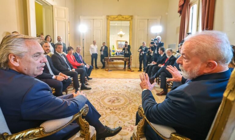 Lula pede desculpas a argentinos por “grosserias” de Bolsonaro