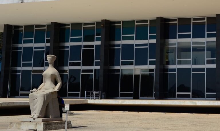 STF pede à PGR que avalie investigar Valdemar Costa Neto