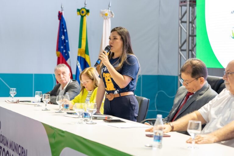 Joana Darc palestra sobre “Legislação sobre Esporotricose” no 1º Fórum Municipal de Zoonoses
