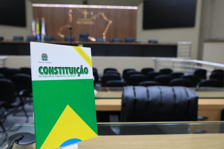 No Dia da Constituição, deputados da Aleam destacam a importância da Carta Magna brasileira