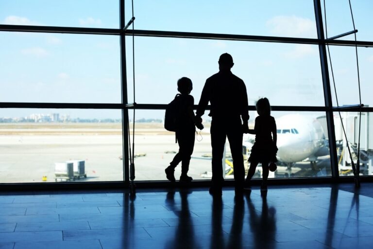 Projeto prevê colocação de símbolo do autismo para indicar prioridade de embarque em aeroportos