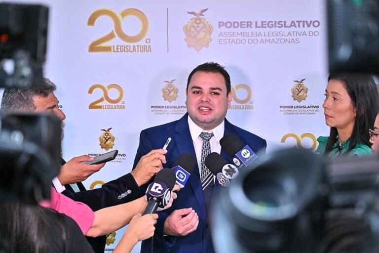 Roberto Cidade agradece deputados pela reeleição na ALEAM e reforça compromisso com diálogo e independência entre poderes