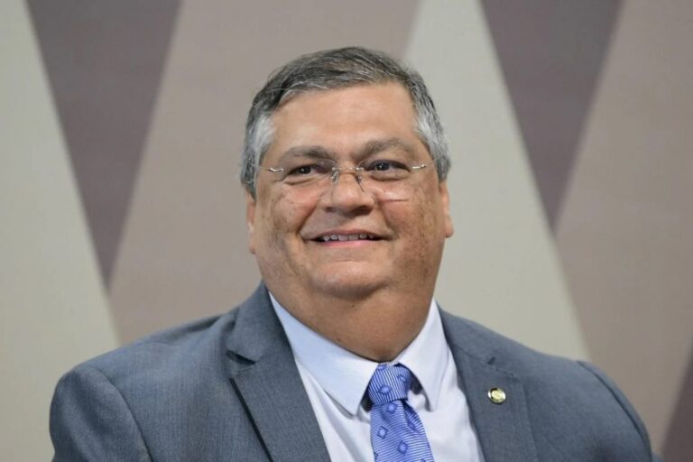 Ministro Flávio Dino Deixa Pasta com 47 Convocações Sem Respostas na Câmara dos Deputados