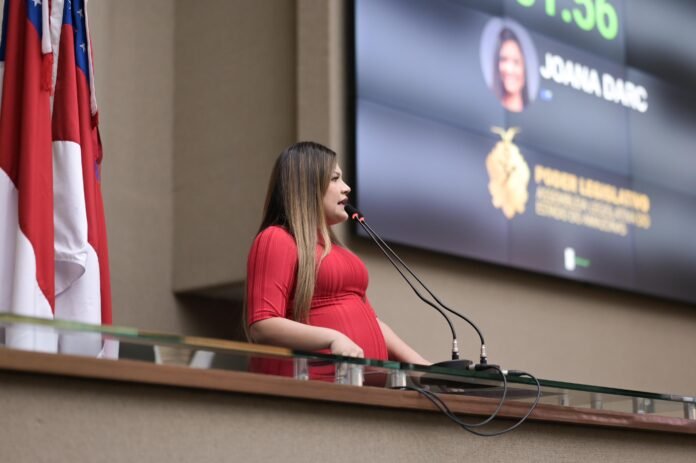 Após ataque de rinheiros nas redes sociais, Joana Darc recebe apoio dos deputados da Assembleia Legislativa do Amazonas