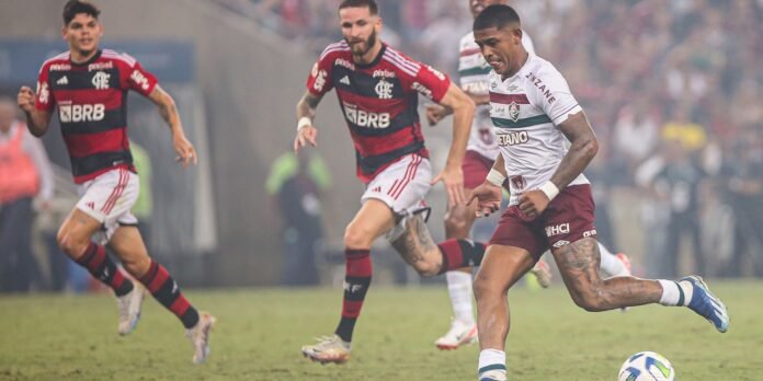 Flamengo-e-Fluminense-disputam-partida-que-pode-definir-vencedor-da.jpg Fla e Flu disputam jogo que pode definir vencedor da Taça Guanabara