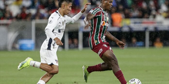 Fluminense-enfrenta-LDU-em-busca-do-titulo-da-Recopa-Sul-Americana.jpg Fluminense recebe LDU em busca do título da Recopa Sul-Americana