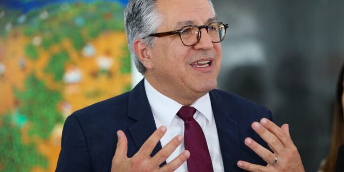 Governo-busca-reducao-da-contribuicao-previdenciaria-para-municipios-carentes.jpg Governo quer contribuição previdenciária menor para municípios pobres