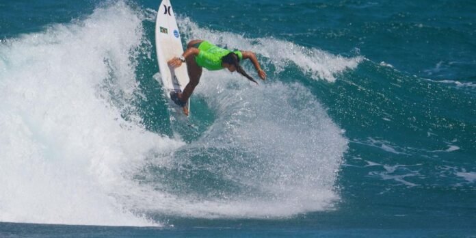 Paris-2024-Taina-Henckel-conquista-a-segunda-vaga-feminina-do.jpg Paris 2024: Tainá Henckel carimba 2ª vaga feminina do Brasil no surfe