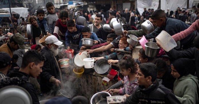 A-ONU-afirma-que-Gaza-esta-perto-da-fome-O.jpg The U.N. Says Gaza Is Close to Famine. What Does That Mean?