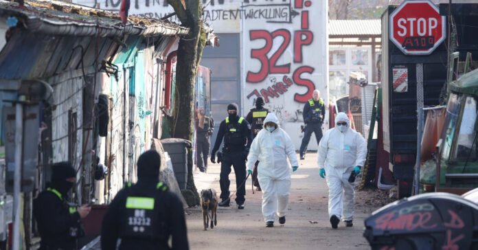 Alemanha-prende-mais-2-suspeitos-na-caca-aos-fugitivos-do.jpg Germany Arrests 2 More Suspects in Hunt for Red Army Fugitives