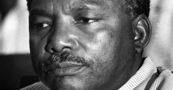 Ali-Hassan-Mwinyi-ex-presidente-da-Tanzania-morre-aos-98-anos.jpg Ali Hassan Mwinyi, Former President of Tanzania, Dies at 98