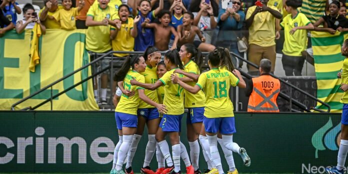 Brasil-enfrenta-o-Mexico-em-busca-de-vaga-na-final.jpg Brasil encara México por vaga na final da Copa Ouro Feminina, nos EUA