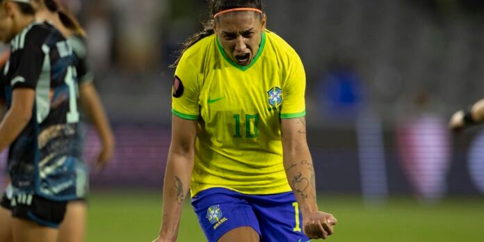 Brasil-goleia-Argentina-e-avanca-para-as-semifinais-da-Copa.jpg Brasil goleia Argentina e avança às semifinais da Copa Ouro: 5 a 1