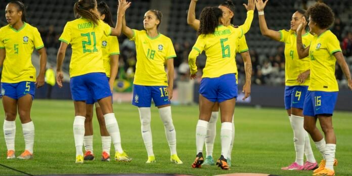 Brasil-vence-o-Mexico-e-avanca-para-a-final-da.jpg Brasil derrota México e se garante na decisão da Copa Ouro feminina