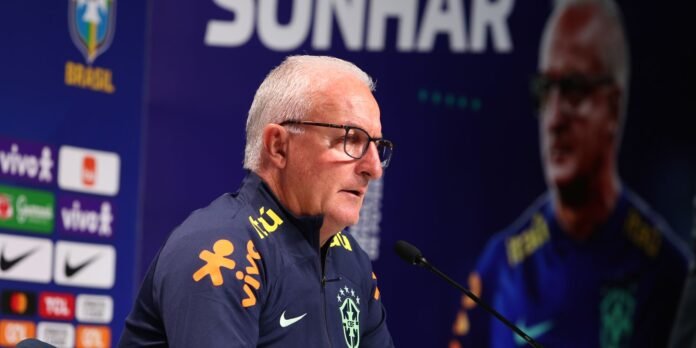 Dorival-convoca-Leo-Jardim-Fabricio-Bruno-e-Galeno-para-a.jpg Dorival convoca Léo Jardim, Fabrício Bruno e Galeno para seleção