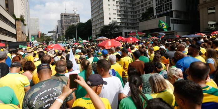 Estudo-aponta-polarizacao-crescente-nas-manifestacoes-de-direita.jpg Manifestações de direita estão cada vez mais polarizadas, diz estudo