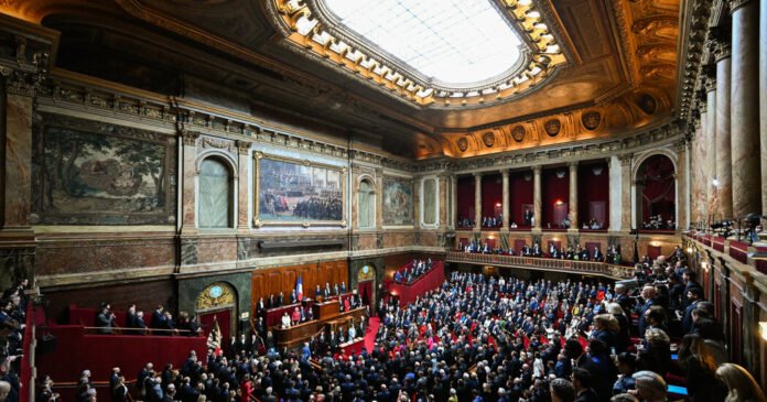 Franca-vota-para-tornar-o-aborto-um-direito-constitucional.jpg France Votes on Making Abortion a Constitutional Right