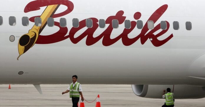 Indonesia-investiga-como-dois-pilotos-cochilaram-durante-um-voo.jpg Indonesia Investigates How Two Pilots Dozed Off During a Flight