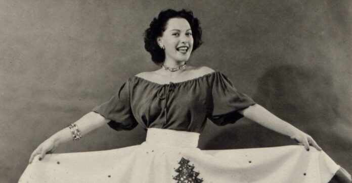 Juli-Lynne-Charlot-Criadora-da-Saia-Poodle-Morre-aos-101.jpg Juli Lynne Charlot, Creator of the Poodle Skirt, Dies at 101