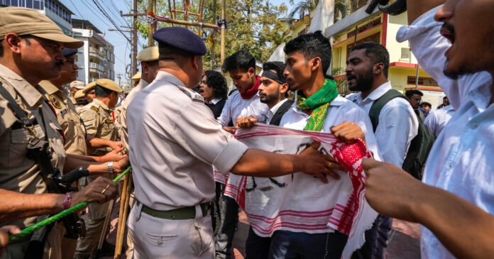 Lei-na-India-que-Provocou-Disturbios-Mortais-e-Promulgada-Apos.jpg India Law That Sparked Deadly Riots Is Enacted After 4-Year Delay