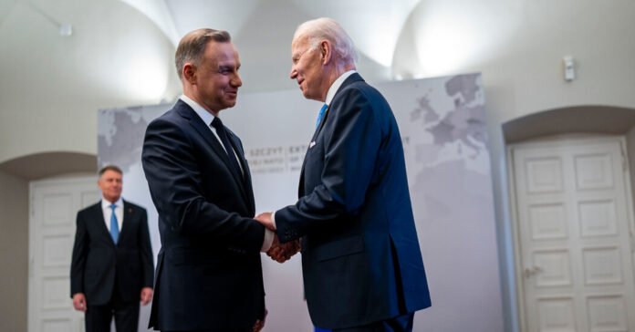 Lider-polones-pressiona-por-aumento-nos-gastos-da-OTAN-para.jpg Polish Leader to Press for Surge in NATO Spending to Counter Russia