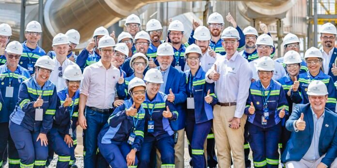 Lula-inaugura-fabrica-de-fertilizantes-em-Minas-Gerais.jpg Lula inaugura indústria de fertilizantes em Minas Gerais