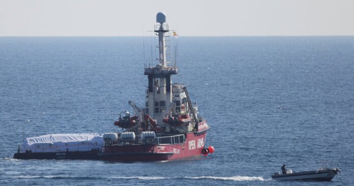 Navio-com-Ajuda-para-Gaza-Parte-do-Chipre-Atualizacoes-ao.jpg Ship With Aid for Gaza Leaves Cyprus: Israel-Hamas War Live Updates