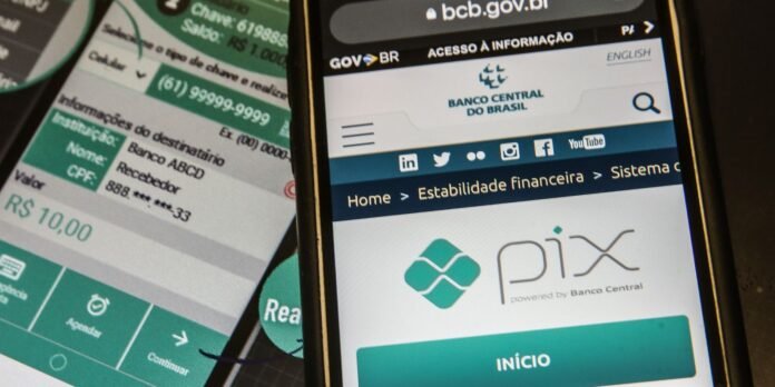 Pix-quebra-recorde-e-atinge-quase-180-milhoes-de-transacoes.jpg Pix bate recorde e aproxima-se de 180 milhões de transações em um dia
