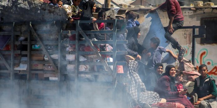 Israel-faz-nova-ofensiva-na-Faixa-de-Gaza-apos-ataque.jpg Israel faz nova ofensiva na Faixa de Gaza, após ataque matar dezenas