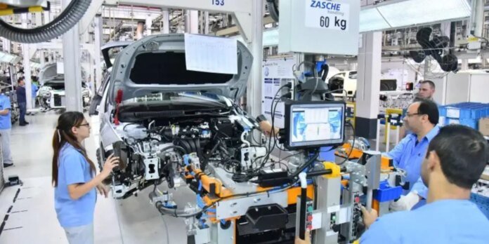 Producao-industrial-recua-14-em-julho-crescimento-no-ano-e.jpg Produção industrial recua 1,4% em julho; crescimento no ano é de 3,2%