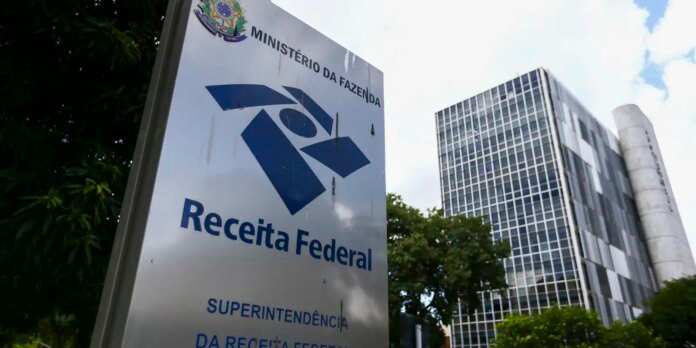 Arrecadação federal em outubro fecha com maior resultado em 30 anos