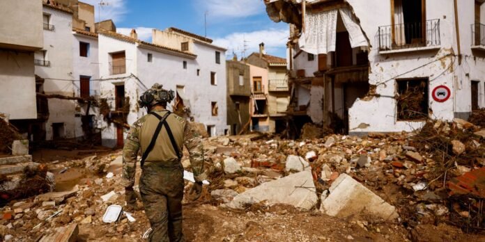 Espanha-envia-7500-soldados-para-regiao-inundada.jpg Espanha envia 7.500 soldados para região inundada