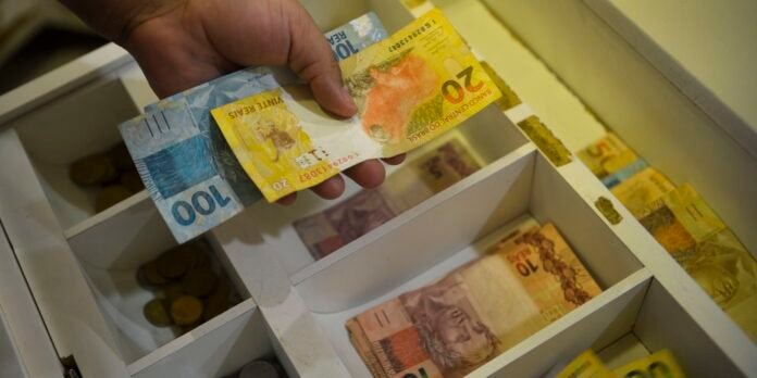 Febraban diz que crédito cresce 0,8% em outubro