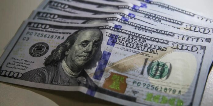 BC leiloará US$ 4 bi de reservas internacionais para segurar dólar