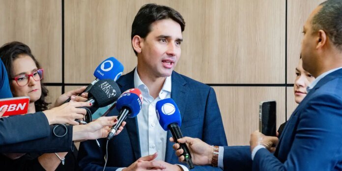 Ministro-diz-que-fusao-entre-Azul-e-Gol-pode-reduzir.jpg Ministro diz que fusão entre Azul e Gol pode reduzir preço de passagem