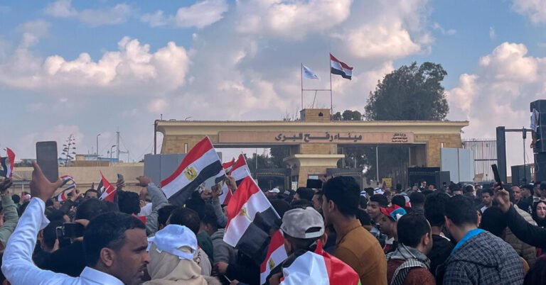 A passagem de fronteira de Gaza em Rafah reabre para deixar sair doente e ferido
