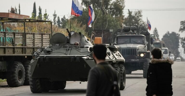 Enviados russos chegam à Síria pela primeira vez desde que Al-Assad caiu
