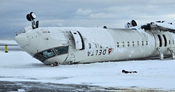 A Delta oferece US $ 30.000 para passageiros no avião que caíram em Toronto
